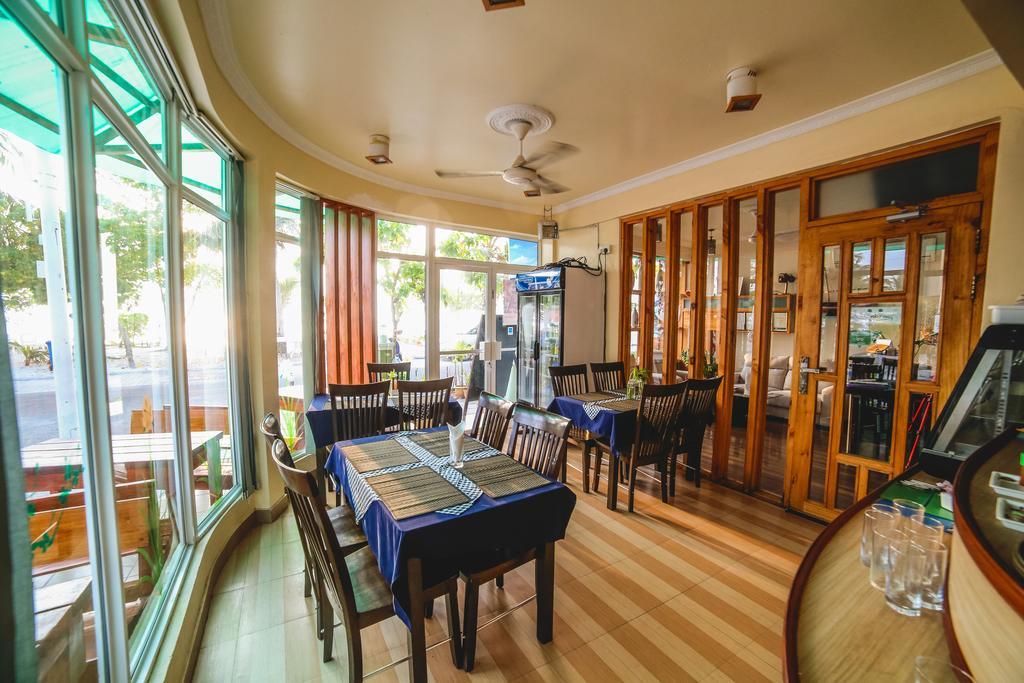 Relax Beach Inn Male Exterior foto