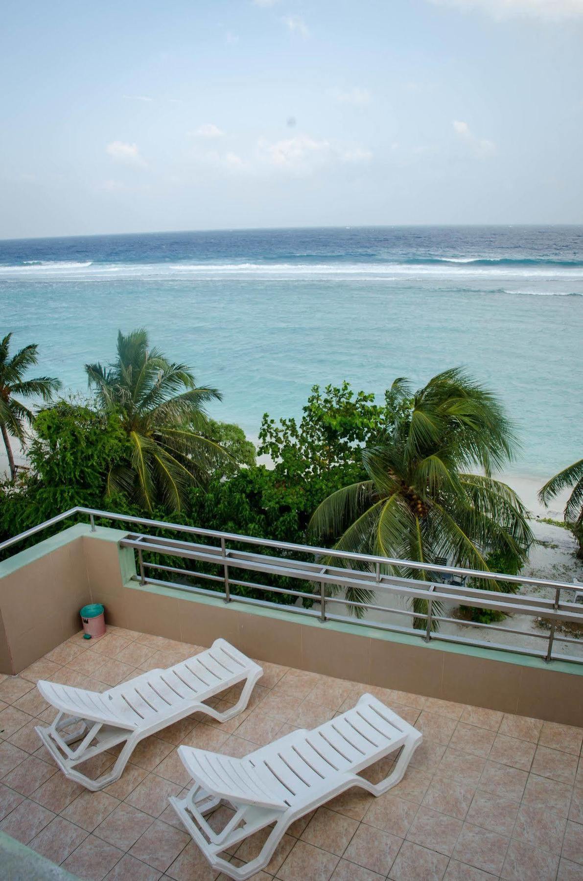 Relax Beach Inn Male Exterior foto